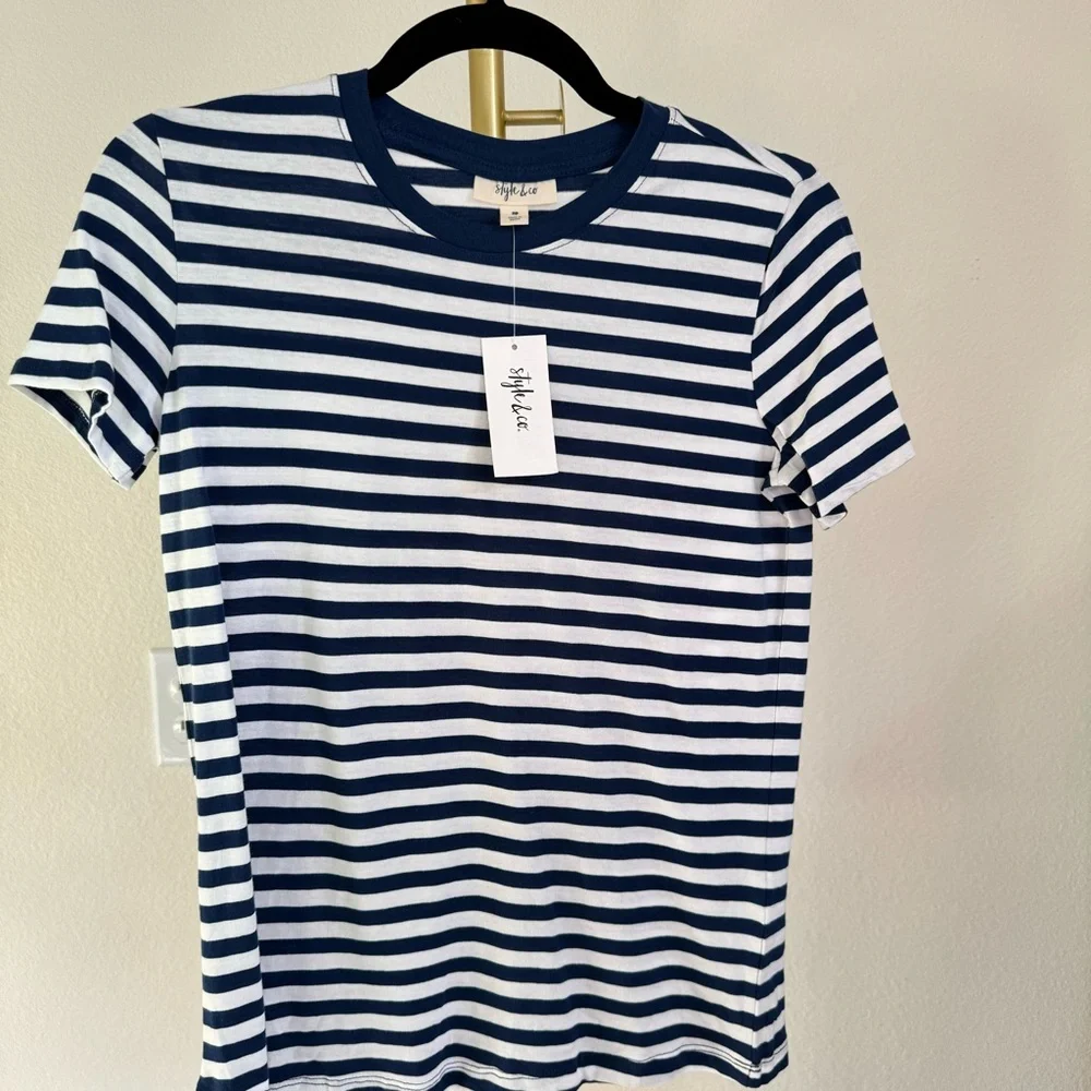 Style & Co. - Picture 1 of 10